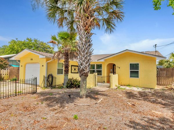 118 Lakeside Circle, Panama City Beach, FL 32413