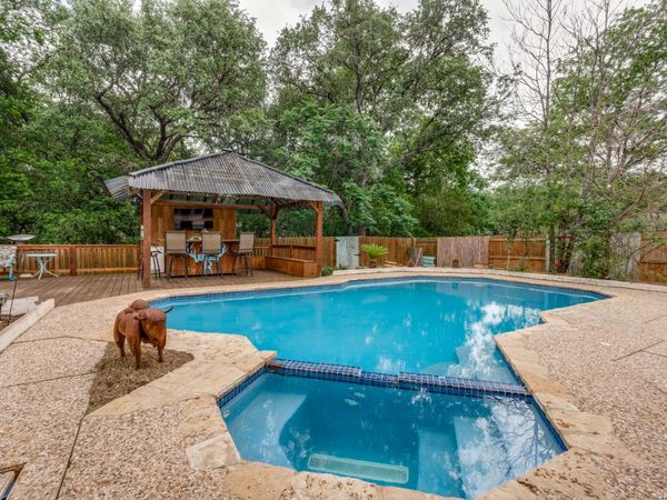 211 FORREST TRL, Universal City, TX 78148