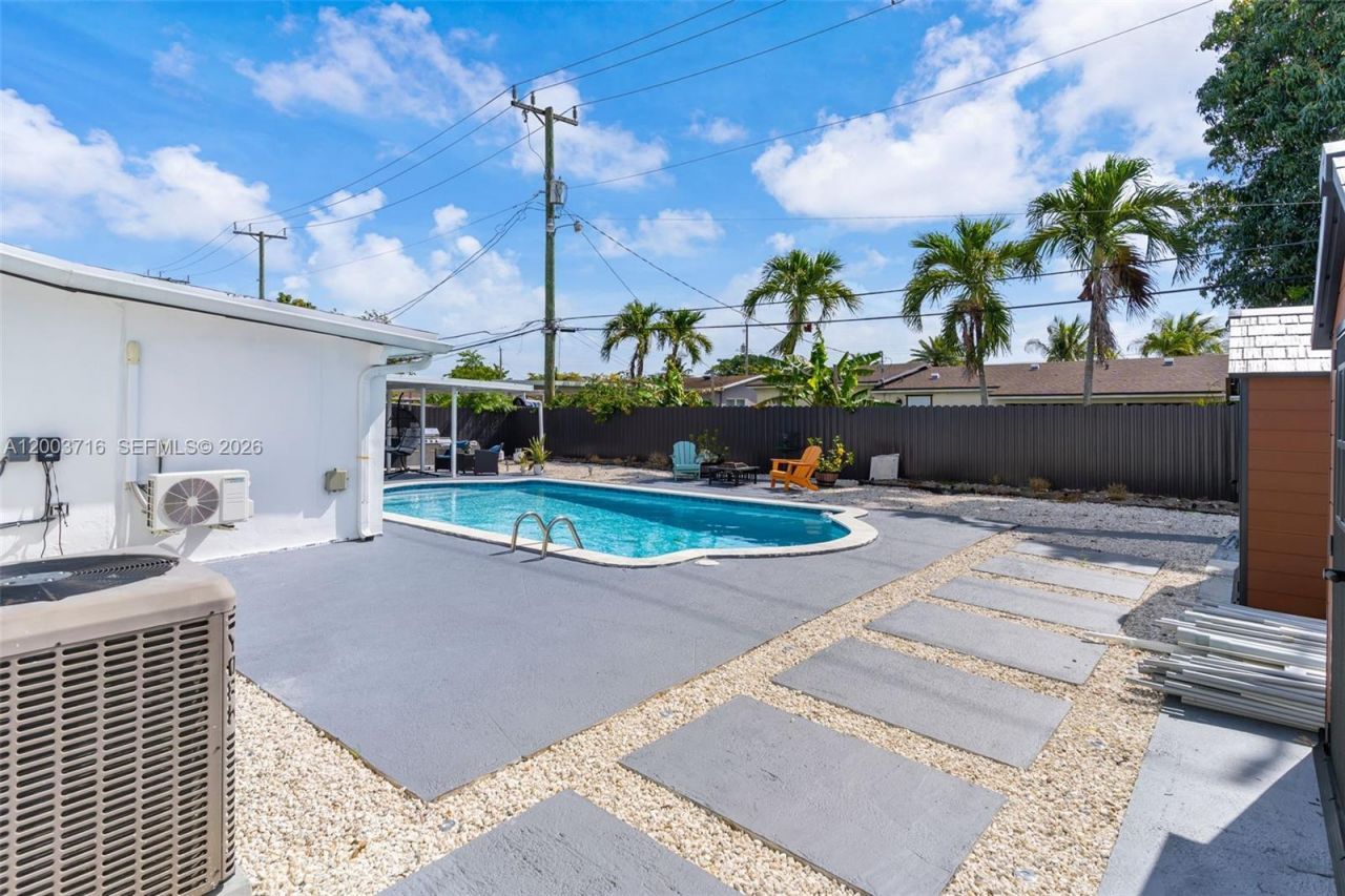 4211 W 8th Ave , Hialeah, FL 33012 Photo