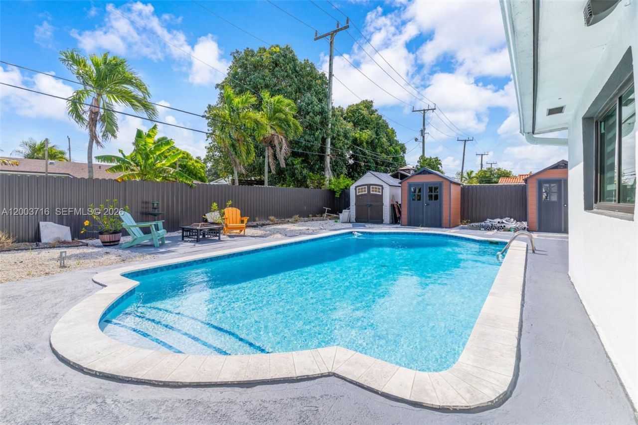 4211 W 8th Ave , Hialeah, FL 33012 Photo