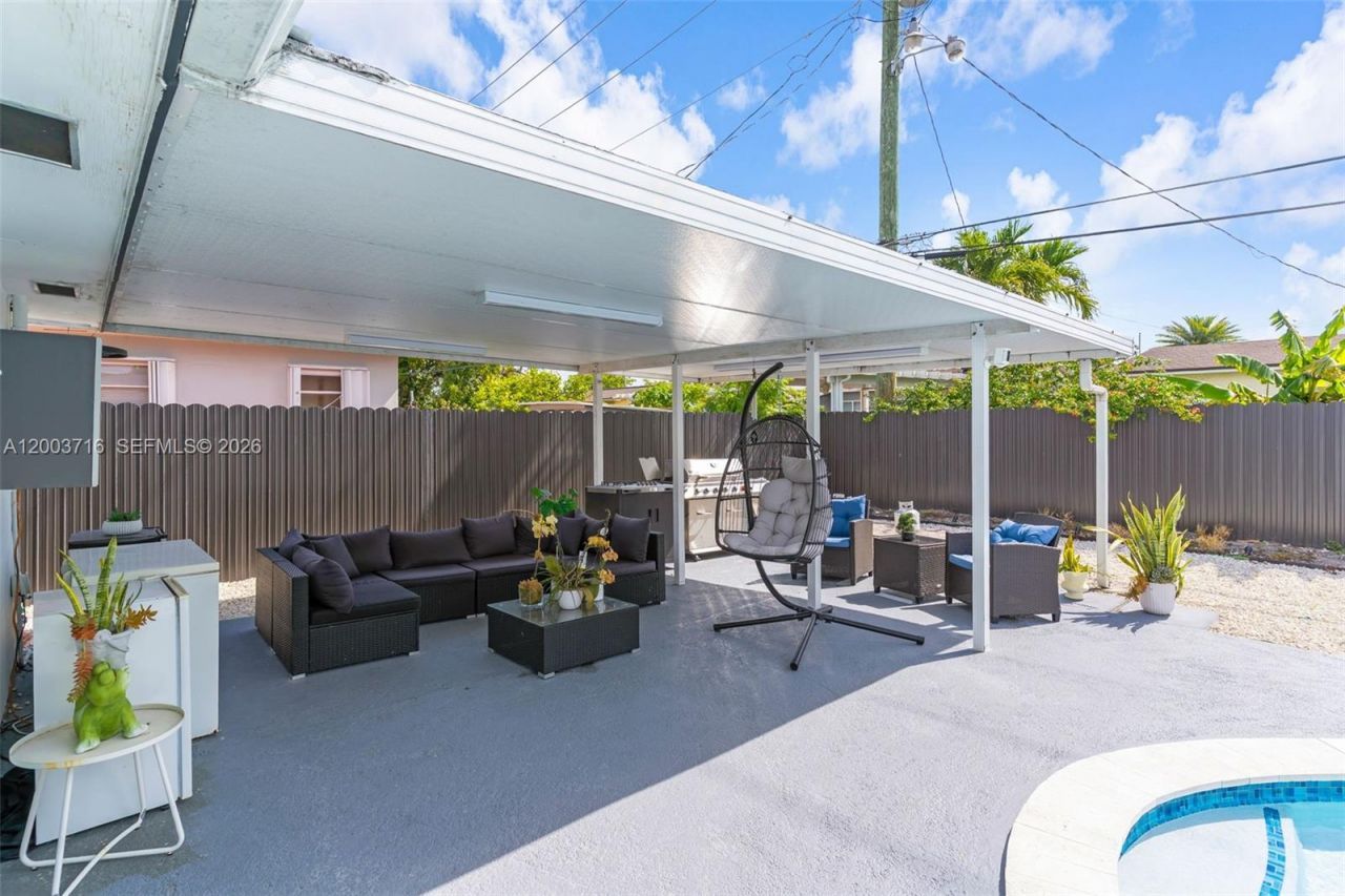 4211 W 8th Ave , Hialeah, FL 33012 Photo