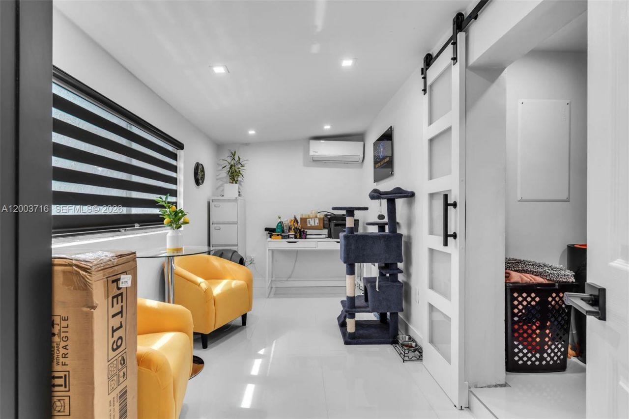 4211 W 8th Ave , Hialeah, FL 33012 Photo