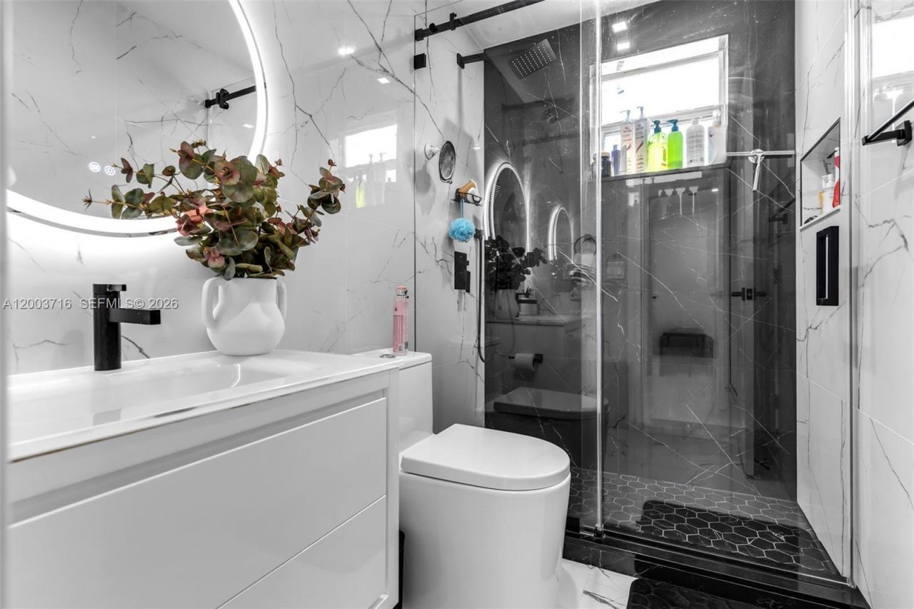 4211 W 8th Ave , Hialeah, FL 33012 Photo