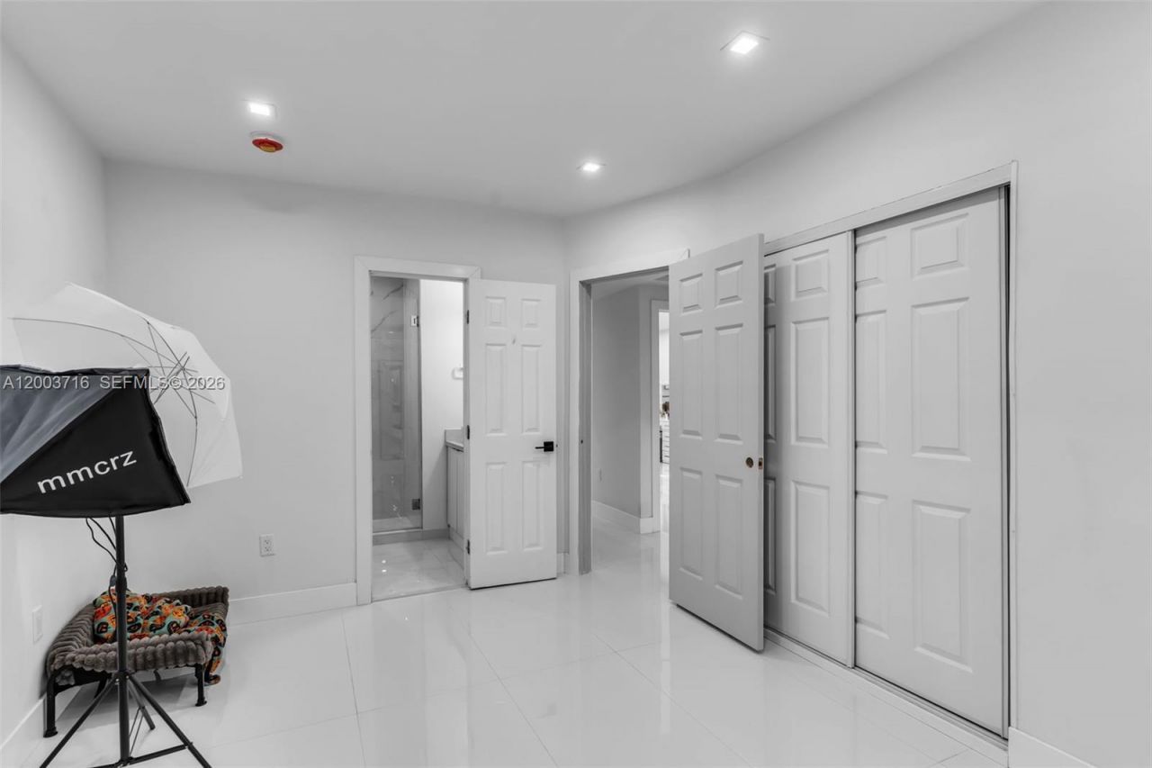 4211 W 8th Ave , Hialeah, FL 33012 Photo