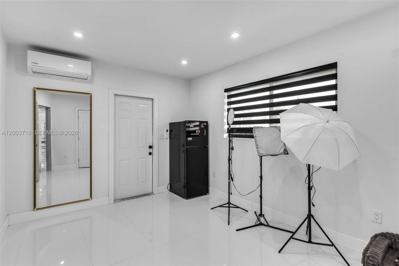 4211 W 8th Ave , Hialeah, FL 33012 Photo