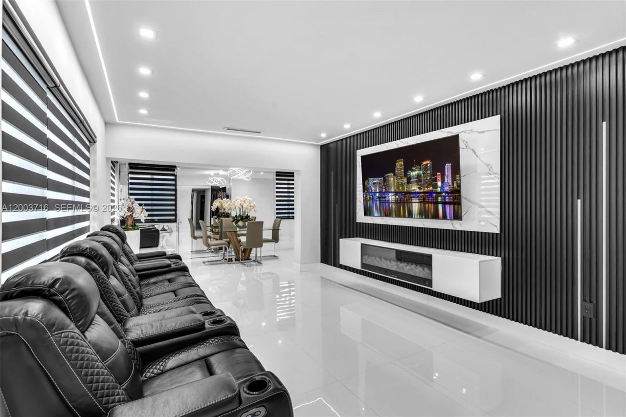 4211 W 8th Ave , Hialeah, FL 33012 Photo