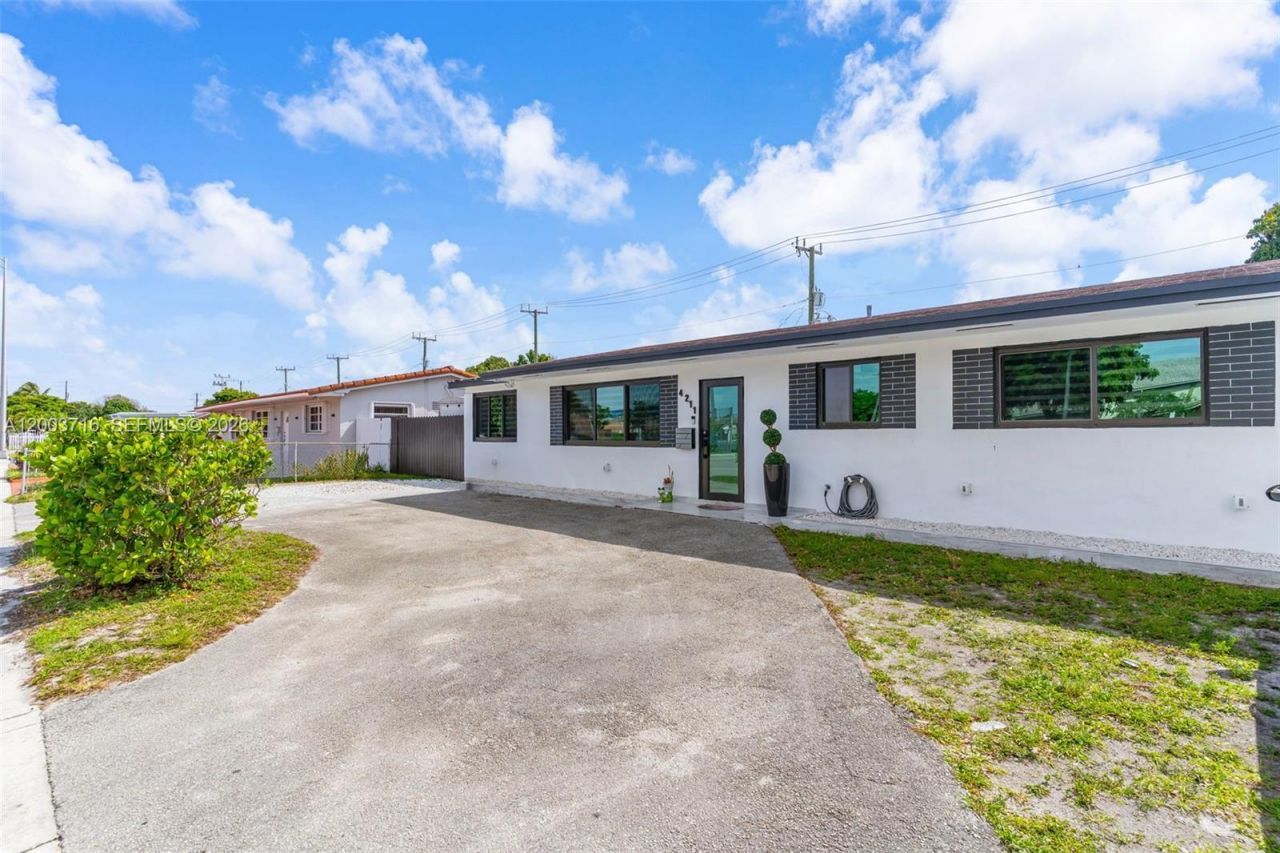 4211 W 8th Ave , Hialeah, FL 33012 Photo