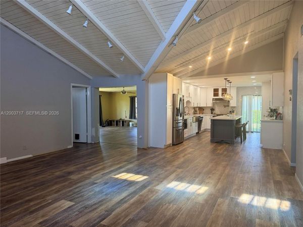 8176 Pine Cir , Tamarac, FL 33321