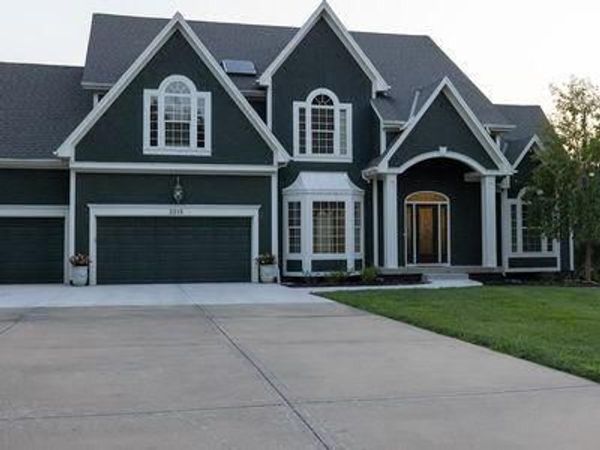 2315 Smokey Hill Drive, Lee's Summit, MO 64086