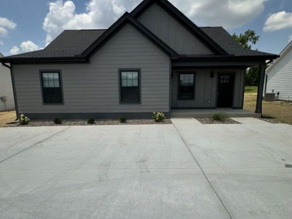 402 Portland Blvd, Portland, TN 37148