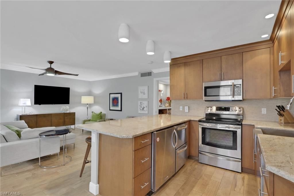 638 7th Ave S, Unit B638, Naples, FL 34102 Photo