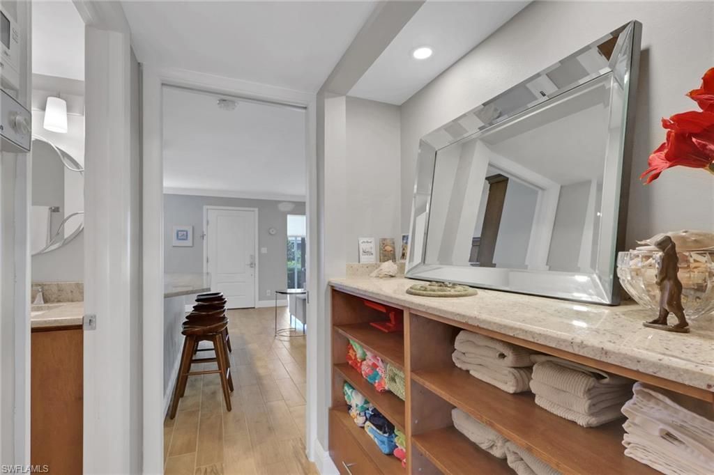 638 7th Ave S, Unit B638, Naples, FL 34102 Photo