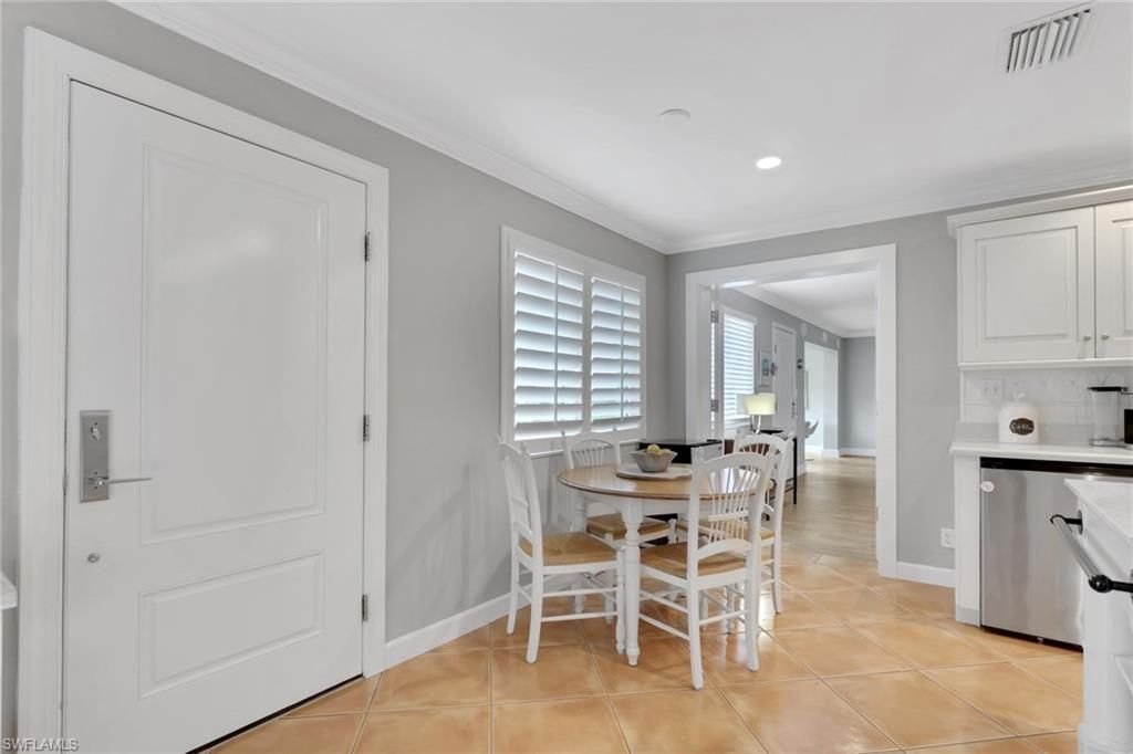 638 7th Ave S, Unit B638, Naples, FL 34102 Photo