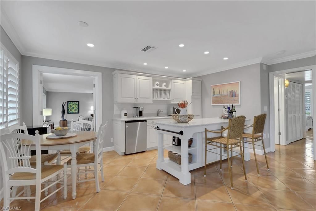 638 7th Ave S, Unit B638, Naples, FL 34102 Photo