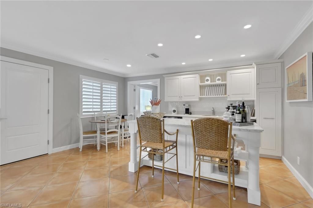 638 7th Ave S, Unit B638, Naples, FL 34102 Photo