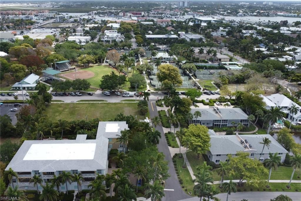 638 7th Ave S, Unit B638, Naples, FL 34102 Photo