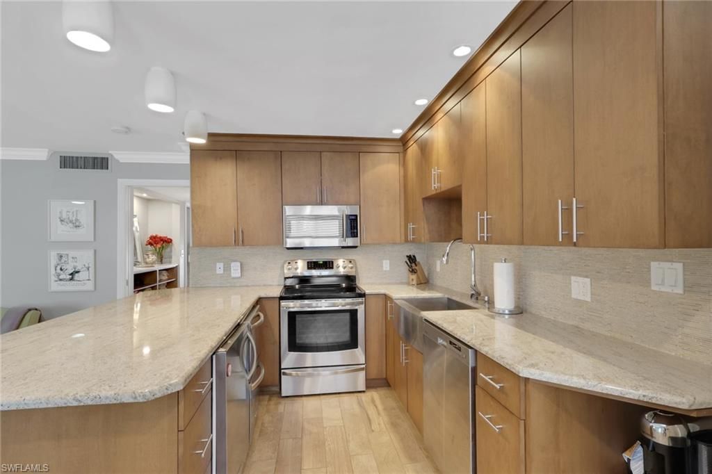 638 7th Ave S, Unit B638, Naples, FL 34102 Photo