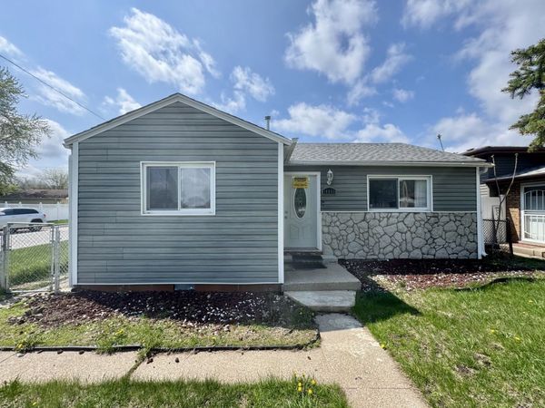 14056 S Marquette Avenue , Burnham, IL 60633