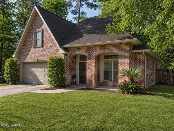 682 Hilo Way, Diamondhead, MS 39525