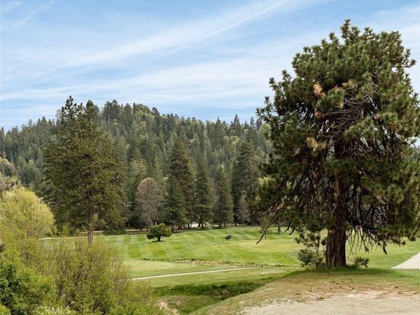 128 Brentwood Drive , Lake Arrowhead, CA 92352