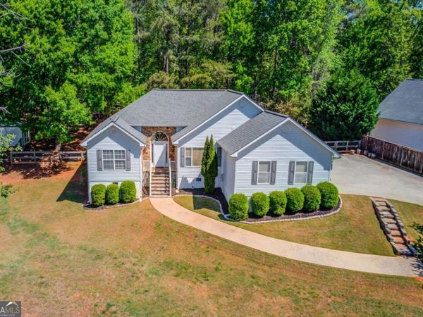 3314 Banks Mountain Dr, Gainesville, GA 30506