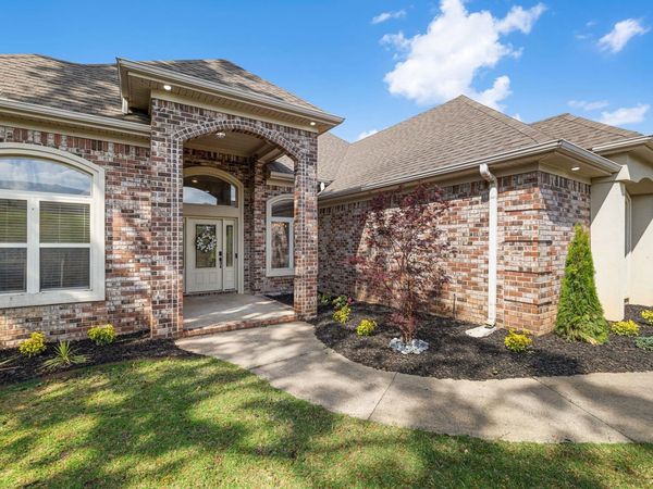 502 Greystone Boulevard , Cabot, AR 72023