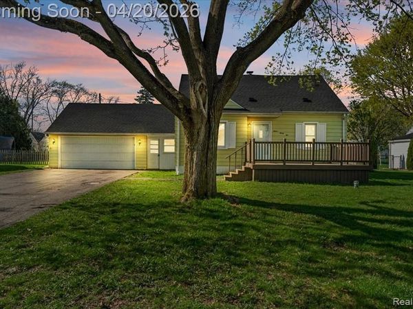 1232 Bel Air Drive, Flint Twp, MI 48507