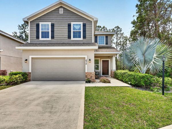 674 NE Turtleback Trail, Port St. Lucie, FL 34983