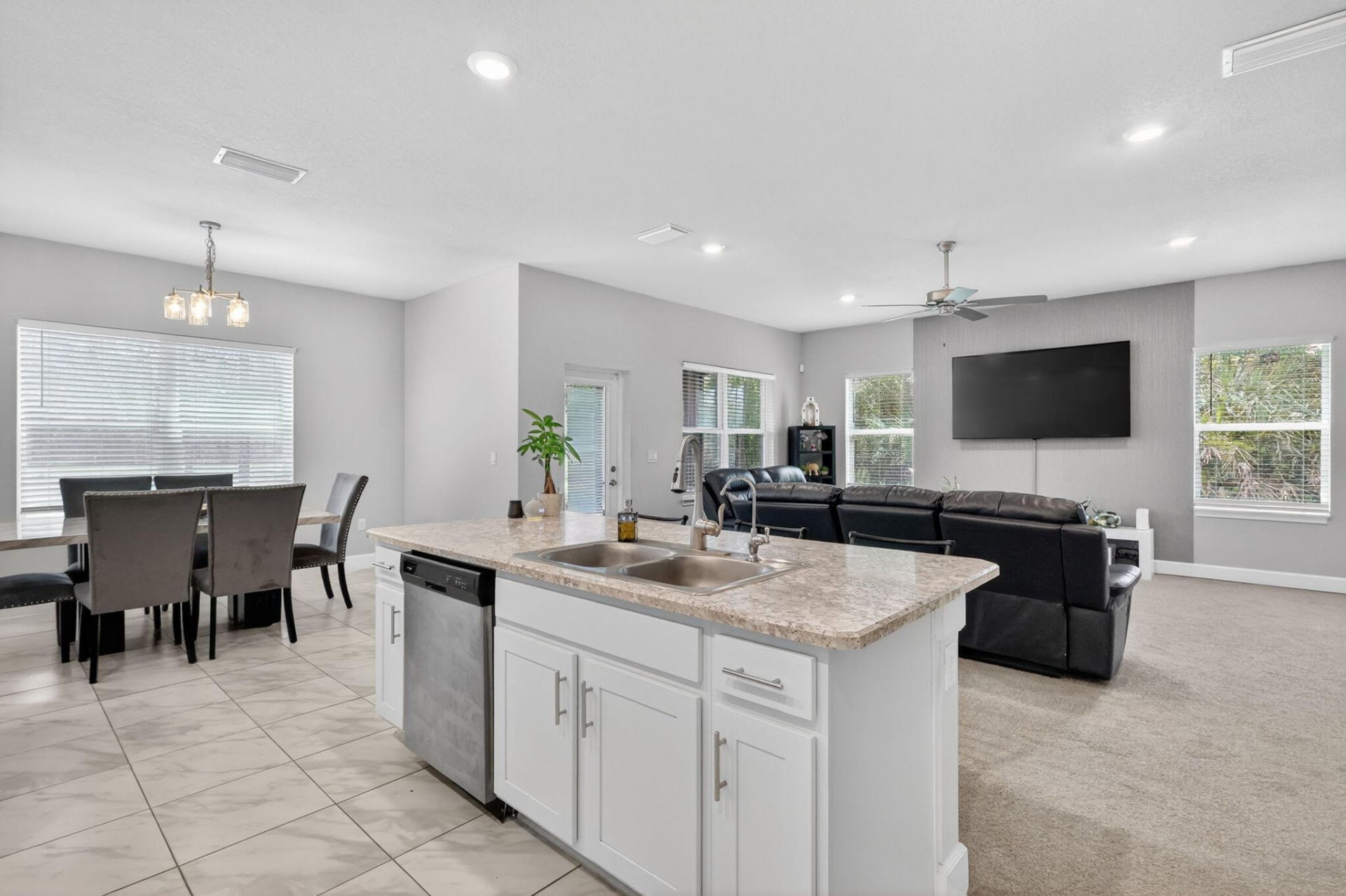 674 NE Turtleback Trail, Port Saint Lucie, FL 34983 Photo