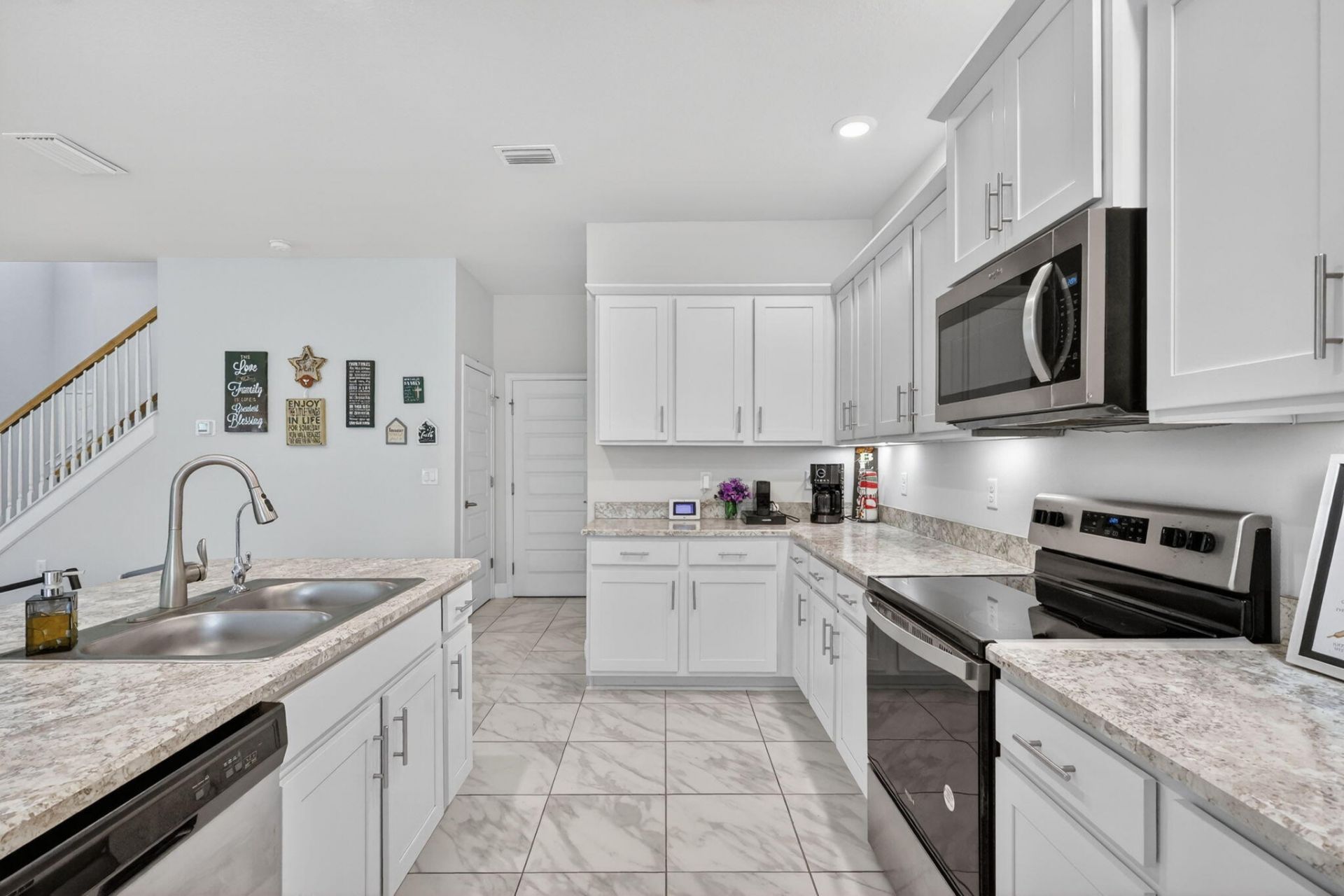 674 NE Turtleback Trail, Port Saint Lucie, FL 34983 Photo