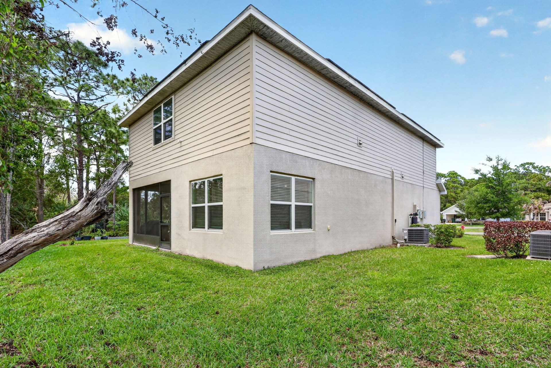 674 NE Turtleback Trail, Port Saint Lucie, FL 34983 Photo