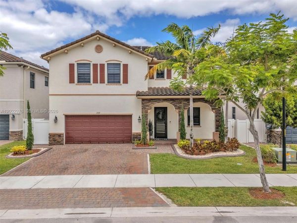 3525 W 94th St , Hialeah, FL 33018