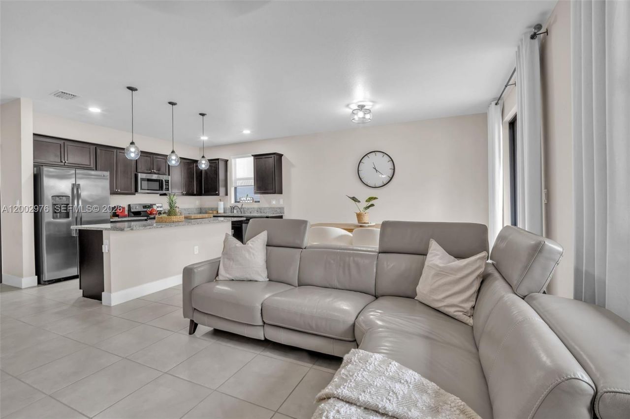 3525 W 94th St , Hialeah, FL 33018 Photo