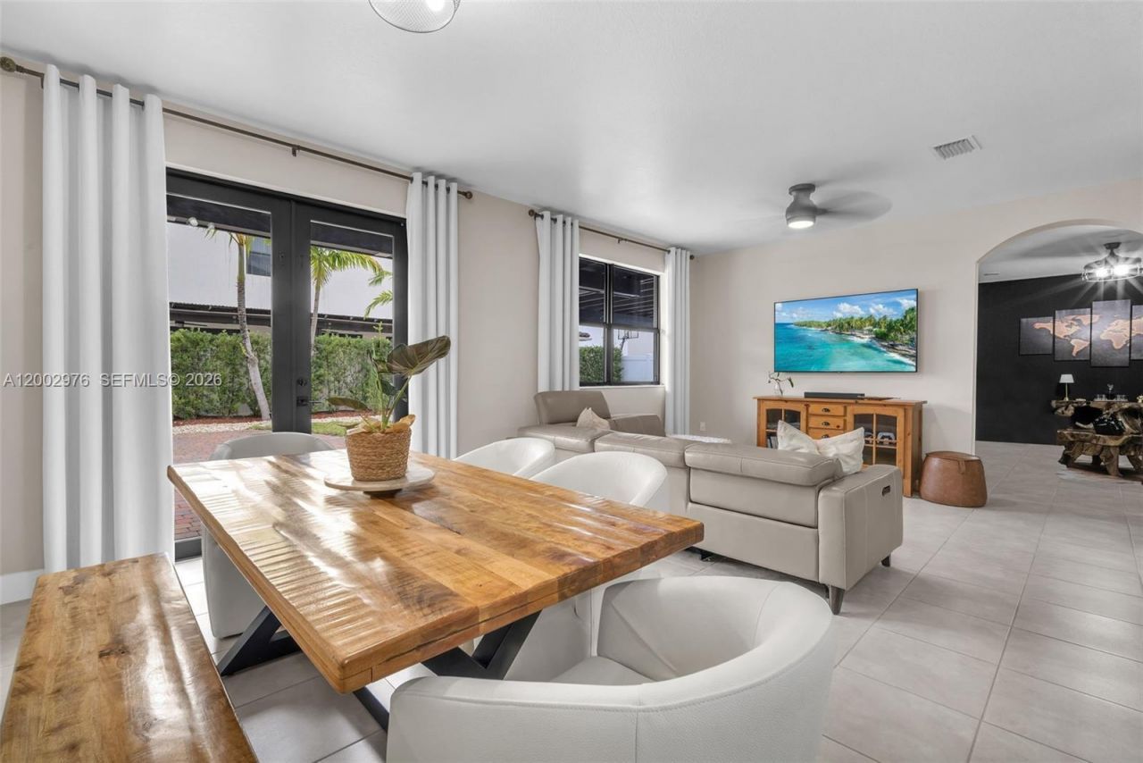 3525 W 94th St , Hialeah, FL 33018 Photo