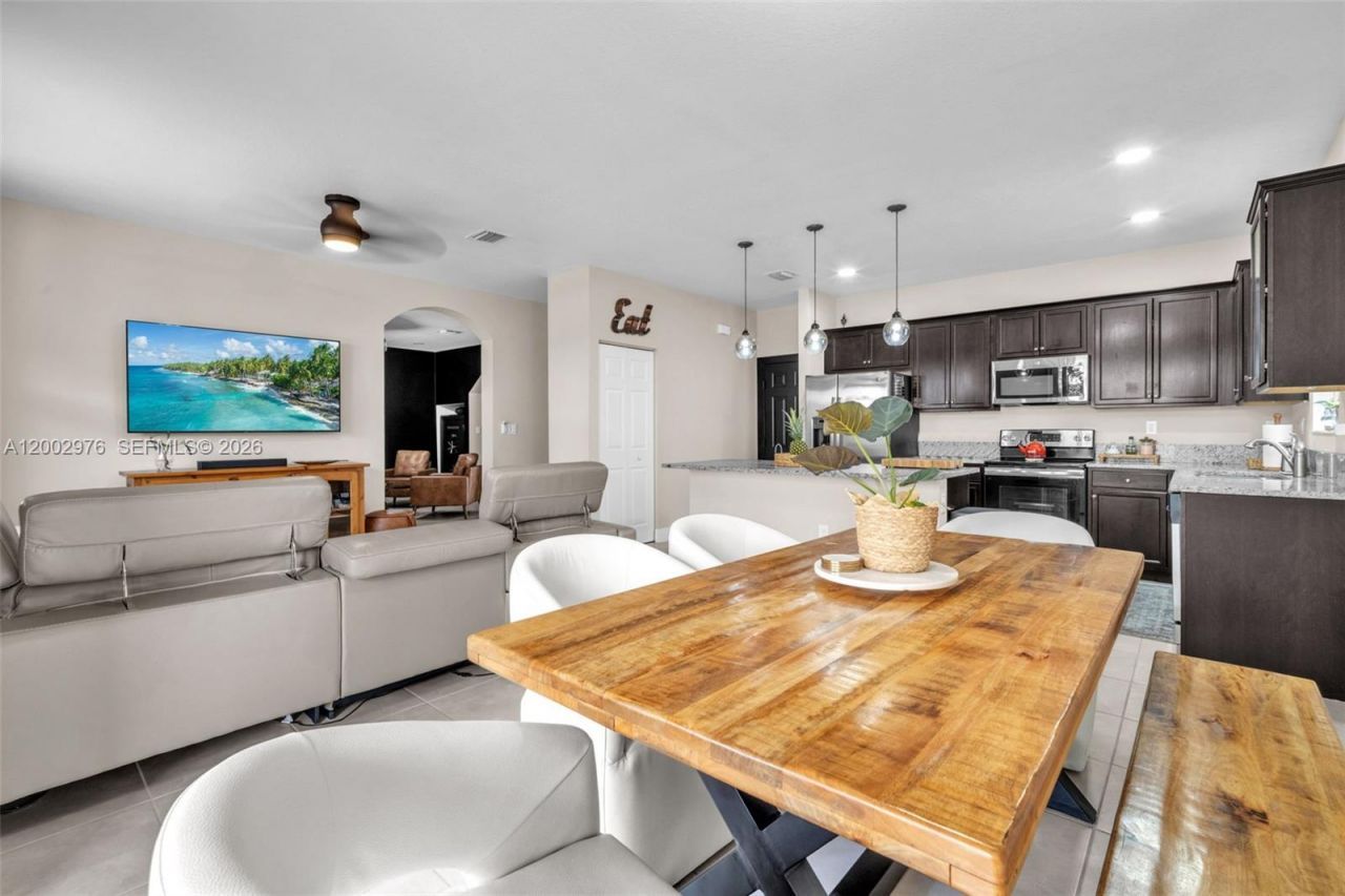 3525 W 94th St , Hialeah, FL 33018 Photo