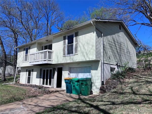 1921 Americana Way , Fenton, MO 63026