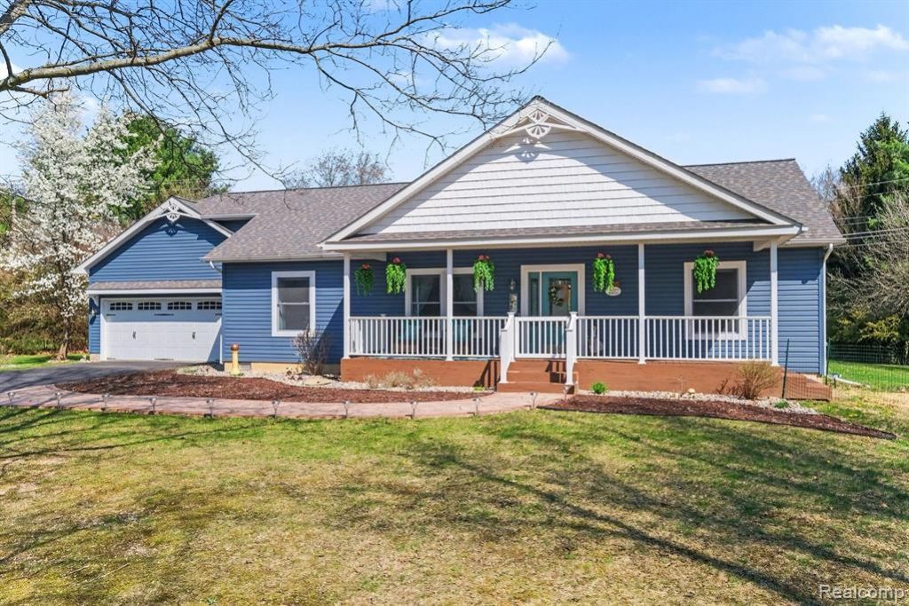 895 E Wardlow Road, Highland Township, MI 48356 Main Photo