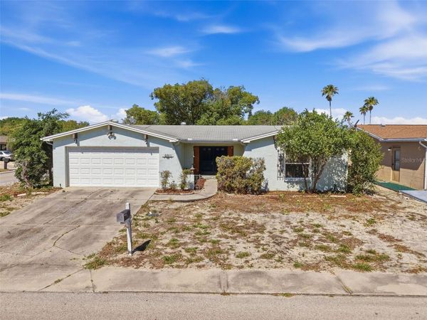9811 WOODSTOCK LANE , PORT RICHEY, FL 34668