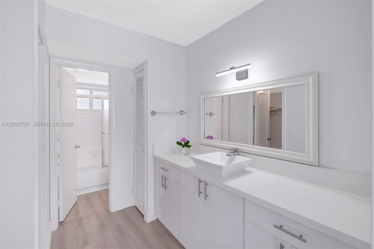 1345 Lincoln Rd , Unit 501, Miami Beach, FL 33139 Photo