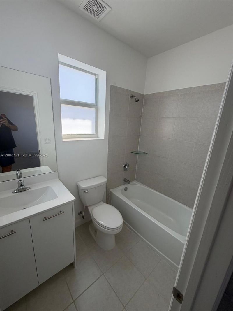 12148 NW 24th Pl , Unit 12148, Miami, FL 33167 Photo