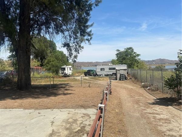 18060 Grand Avenue , Lake Elsinore, CA 92530