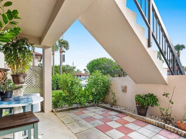 5200 E Club Circle, Unit 106, Boca Raton, FL 33487