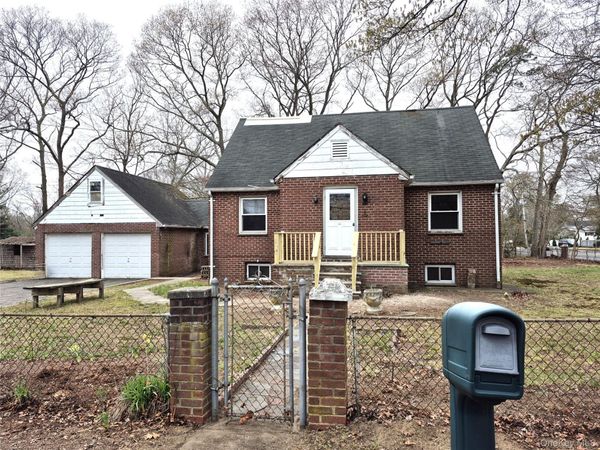 25 Revilo Avenue , Shirley, NY 11967