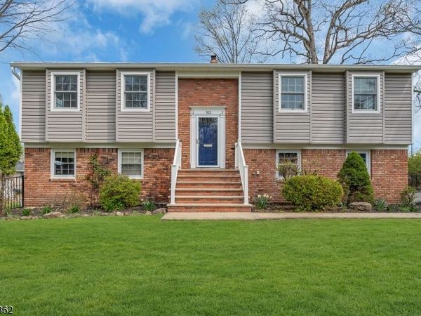 102 Hillcrest Dr, Wayne, NJ 07470