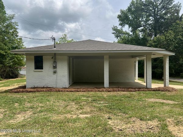1846 Loring Road , Camden, MS 39045