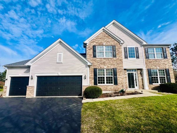 5 Player Court , Bolingbrook, IL 60490