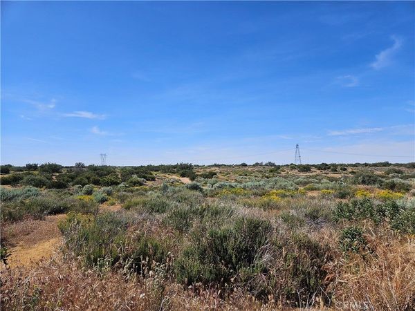 357 311-02 , Oak Hills, CA 92344