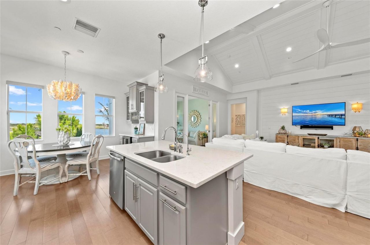 271 Saint Lucia Drive, Unit 202, Bradenton, FL 34209 Photo