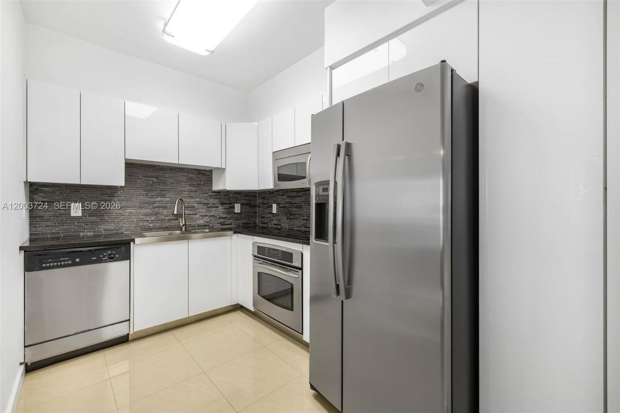 6365 Collins Ave , Unit 805, Miami Beach, FL 33141 Photo