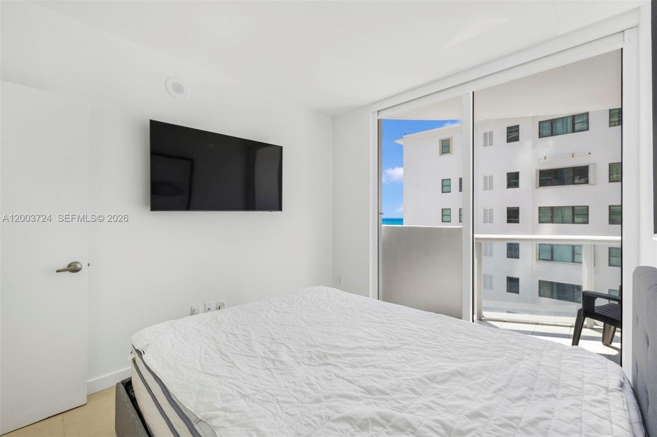 6365 Collins Ave , Unit 805, Miami Beach, FL 33141 Photo